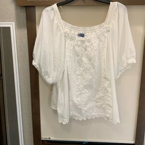 Democracy BBW Blouse Sz 1X Like NEW Lace Front & hem White Puffy Short sleeves